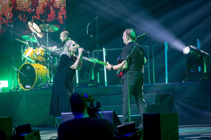 Koncert k 60. výročí Olympicu v pražské O2 areně objektivem fotografa Radoslava Vnenčáka. Praha, 18. prosince 2023