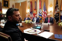 Šokovaný Zelenskyj po telefonátu z Washingtonu. Co všechno po něm Trump chce?