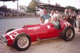 Historicky první šampion F1 Alberto Ascari  se do Indianapolisu vydal až v roce 1952.