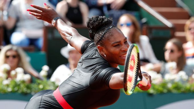 Serena Williamsová oblékla černý overal...