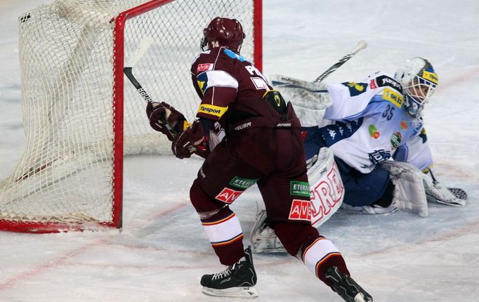 Extraliga, Sparta Praha - Kometa Brno: Daniel Přibyl - Jiří Trvaj