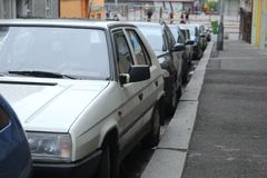 V Brně je stále těžší zaparkovat, radnice zvažují zóny