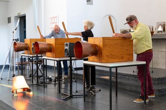 Ensemble of Futurist Noise Intoners (EFNI) se zabývá hudbou založenou na futuristických hlučných nástrojích zvaných intonarumori.