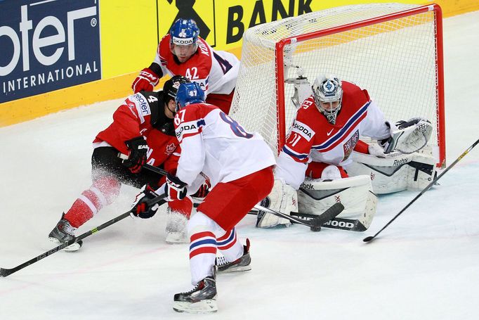 MS 2015, SF Česko-Kanada: Jakub Nakládal a Ondřej Pavelec - Taylor Hall