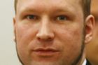 Breivikovi se nelíbí ve vězení, zažaluje norskou vládu
