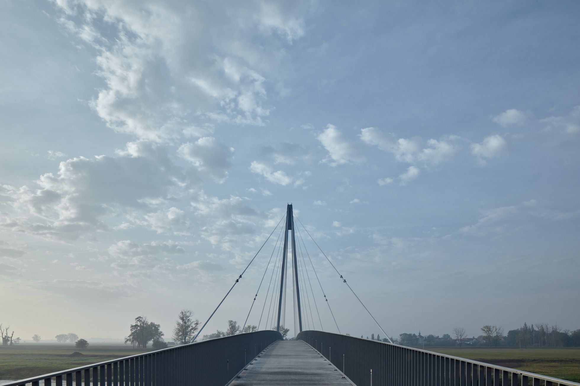 most pro pěší Lužec nad Vltavou