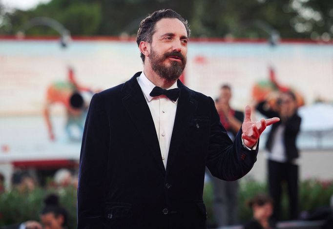 Režisér Pablo Larraín na premiéře filmu Maria v Benátkách.