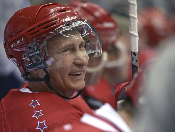 Vladimír Putin při benefičním zápase National Amateur Ice Hockey Teams Festival
