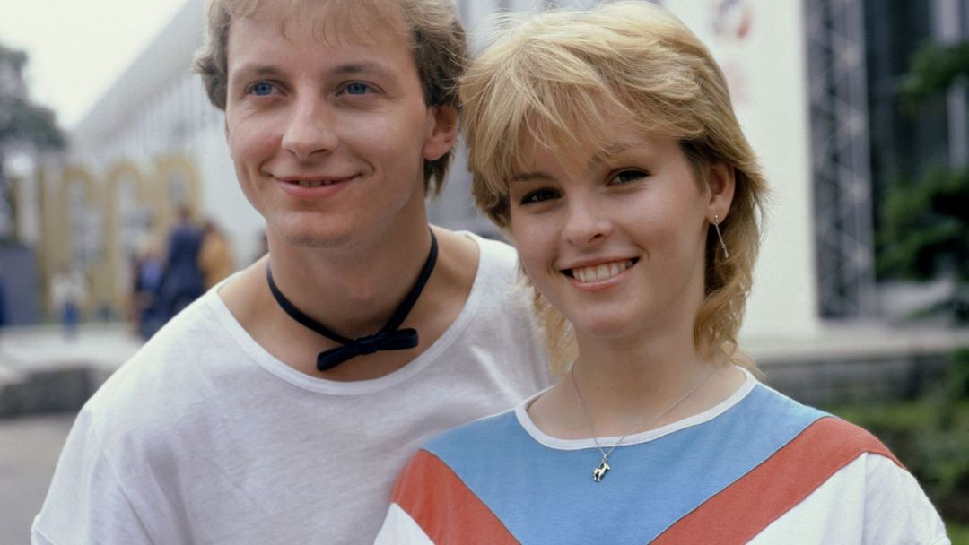 Iveta Bartošová se zpěvákem Petrem Sepéšim na výstavě "Československo 1985" v Moskvě.