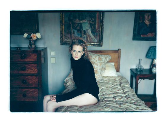 Annie Leibovitz: Nicole Kidmanová v Charlestonu. Východní Sussex, Anglie, 1997.