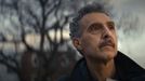 John Turturro jako Irving.