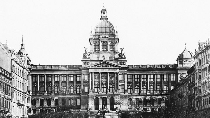 Obrazem: Poničily jej bomby i stavba metra. Před 130 lety otevřelo Národní muzeum; Zdroj foto: Národní muzeum