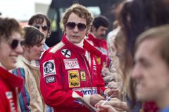Recenze: Suchar Niki Lauda plní sen génia průměrnosti