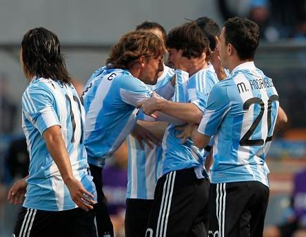 Argentinci slaví první gól do korejské sítě