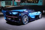 Bugatti Vision Gran Turismo je studie vytvořená na základě virtuálního auta z hry Gran Turismo. Ukazuje současně i budoucí designové směřování slavné sportovní značky. Skutečný nástupce modelu Veyron by se mohl představit již příští rok.