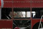 Černý své dílo nazval „London Booster“. Základem byl starý autobus z roku 1957, který Černý koupil v Holandsku.
