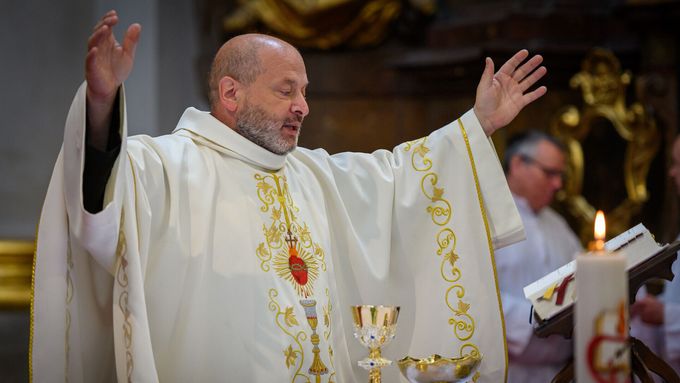 Pražský kněz Juan Provecho.