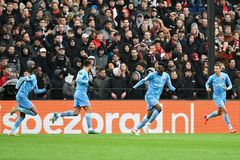 Feyenoord - Slavia 3:3. Pražané vyrovnali z poslední akce a vezou domů remízu