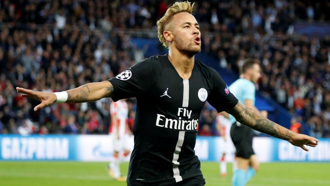fotbal, Liga mistrů 2018/2019, Paris St. Germain - CZ Bělehrad, Neymar slaví gól