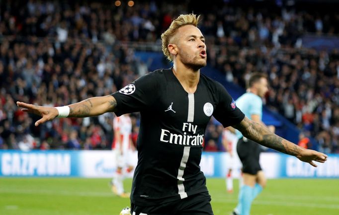 fotbal, Liga mistrů 2018/2019, Paris St. Germain - CZ Bělehrad, Neymar slaví gól