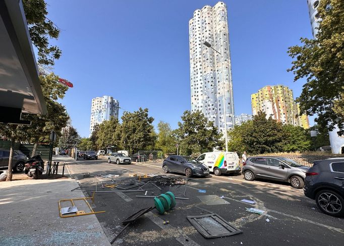 Nanterre po úterním střetu demonstrantů s policií.