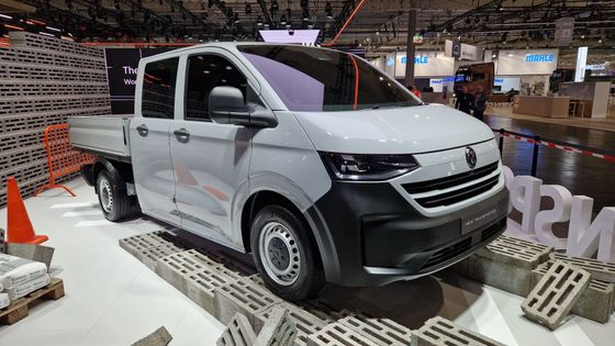 Nový Volkswagen Transporter jako valník, který jeho dvojče od Fordu nenabízí.