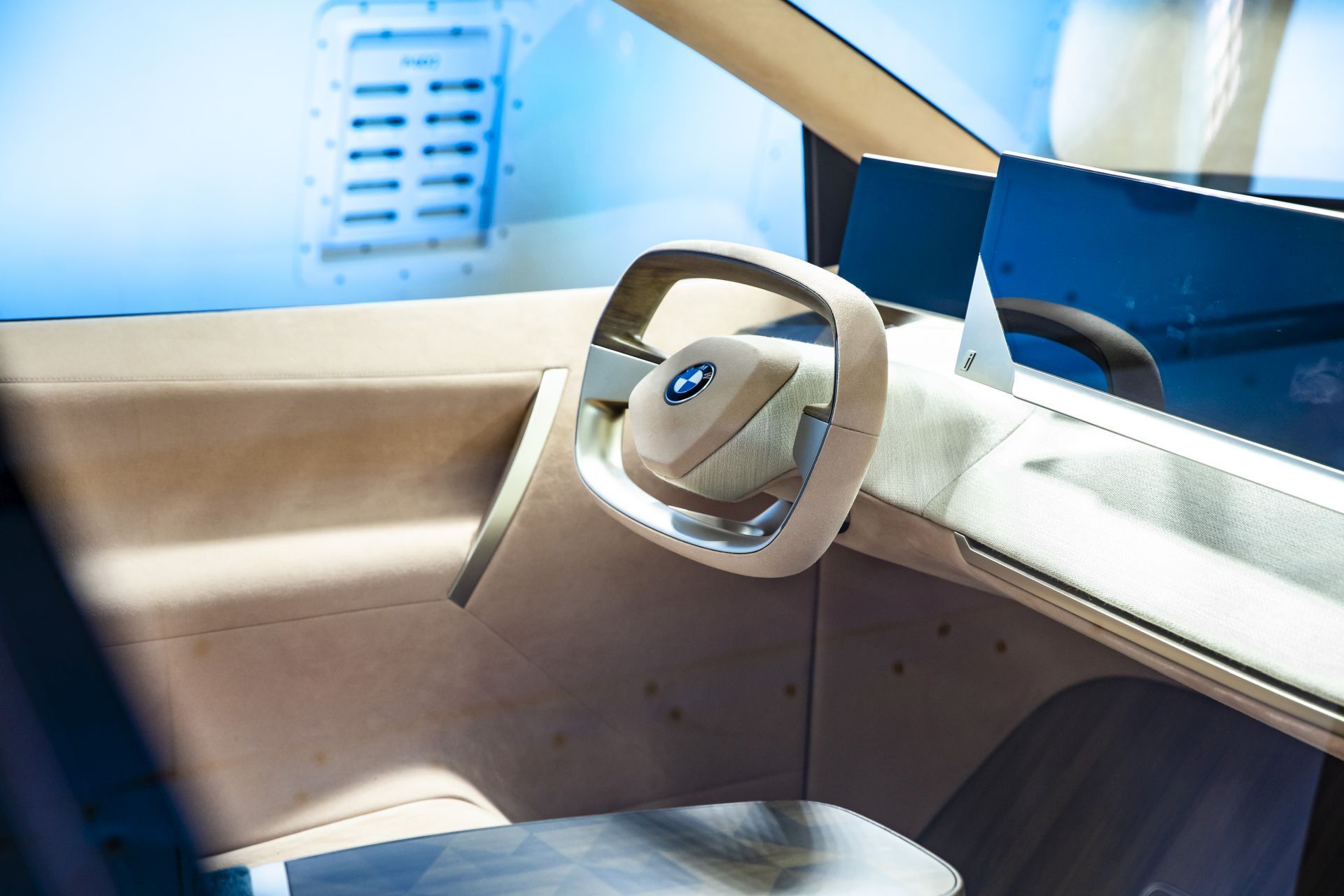BMW Vision iNext používat od 17. 9.