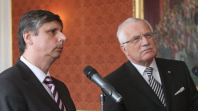 PM Jan Fischer (Left) and president Václav Klaus