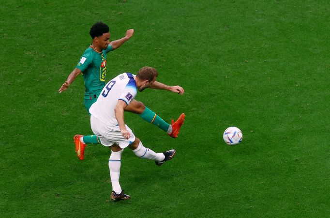 Harry Kane dává gól v osmifinále MS 2022 Anglie - Senegal