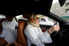 Ženy za volanty vydělají stovky miliard. Saúdské Arábii pomůže zrušení tmářského zákazu řízení aut