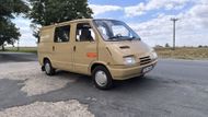 Zkratka MNA znamená "malý nákladní automobil", číslo 900 udává jeho užitečnou hmotnost.