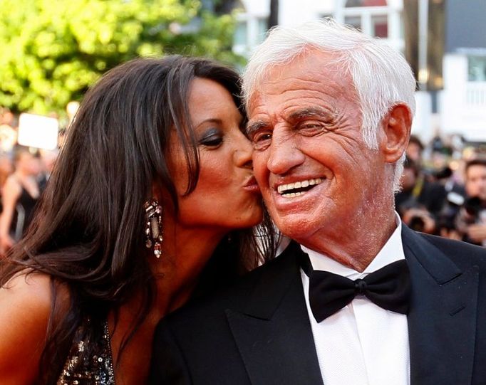 Cannes 2011 - Jean-Paul Belmondo s partnerkou Barbarou Gandolfi