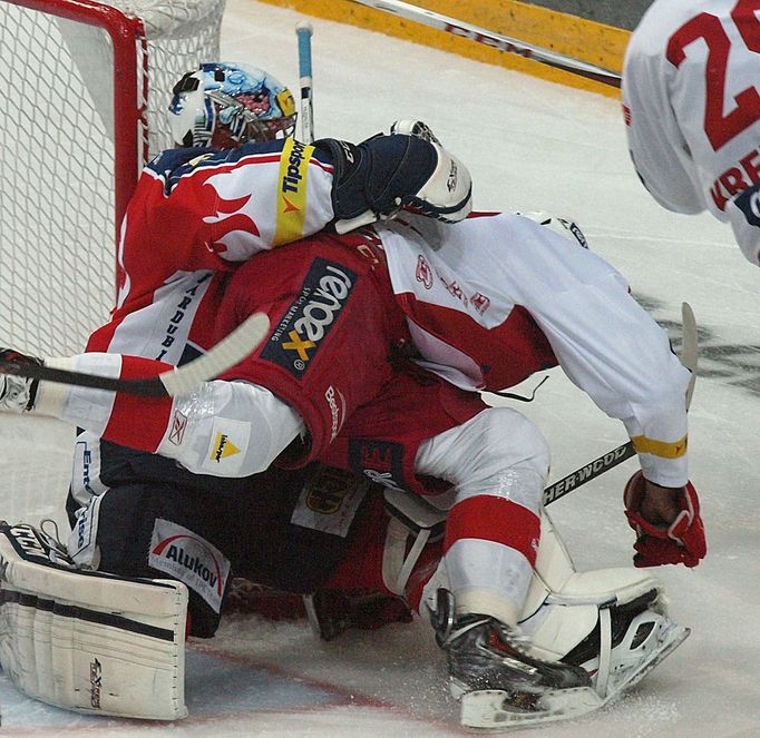 Slavia - Pardubice: Jakub Langhammer - Július Hudáček