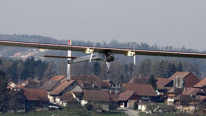 Úspěšný test letadla na sluneční pohon