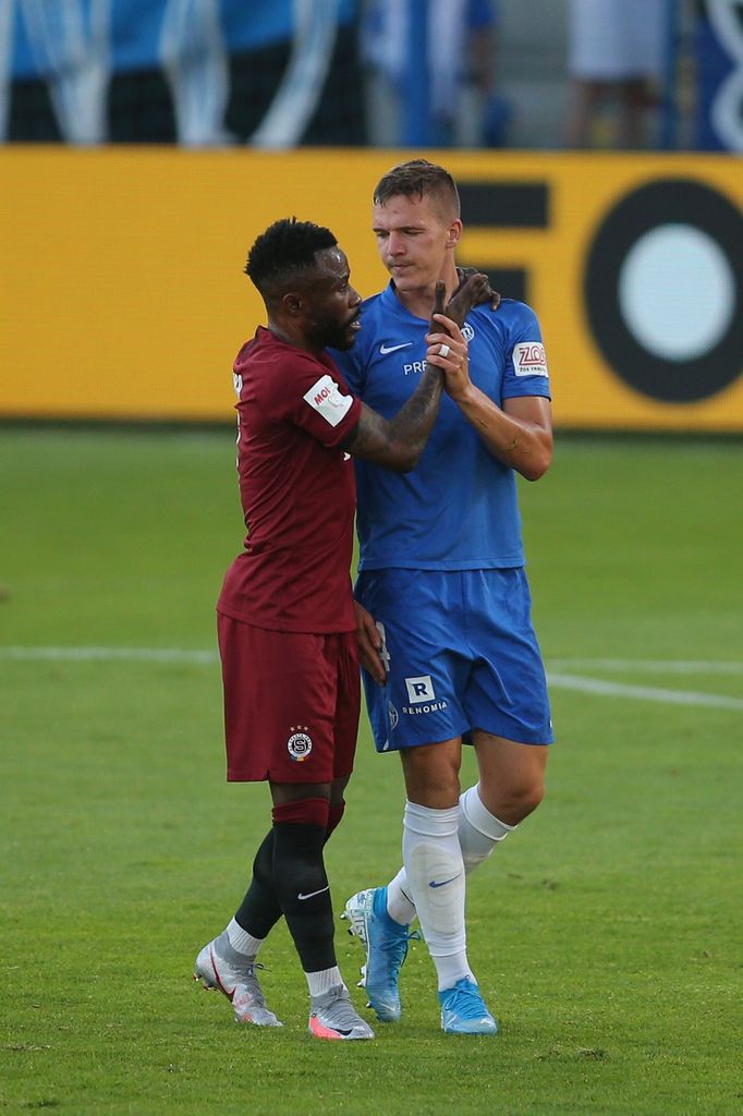 Guélor Kanga ve finále MOL Cupu Liberec - Sparta Praha