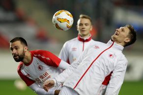 Evropská liga obrazem: Slavia brání jako Chelsea, Jablonec zase nezvládl závěr