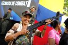 Napětí s USA stoupá, Venezuela cvičí lidovou armádu z civilistů