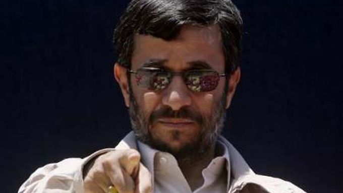 Íránský prezident Mahmúd Ahmadínežád hodně cestuje po Blízkém východě a Asii. Do Evropy jede dnes poprvé.