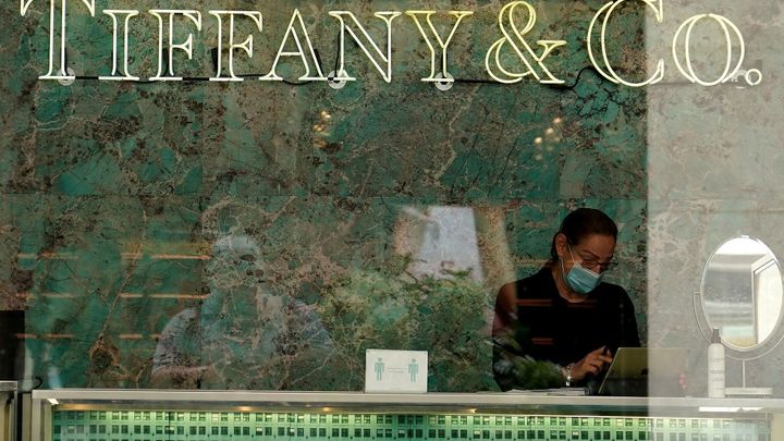 LVMH na druhý pokus převezme klenotnictví Tiffany. Tentokrát se slevou