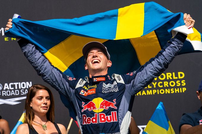 Timmy Hansen slaví titul mistra světa v rallyekrosu