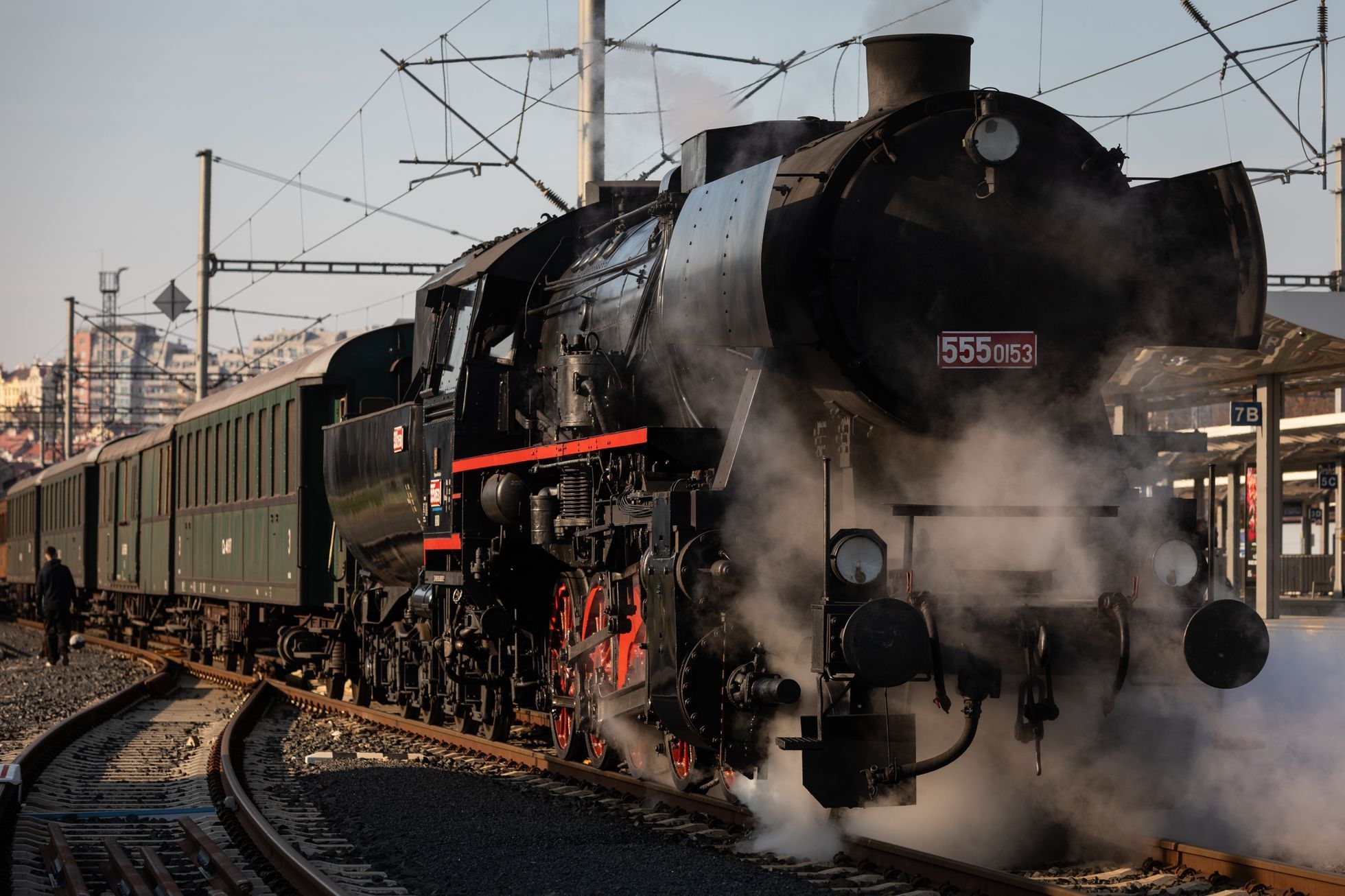 Vlak nazvaný Konečně doma, kterým si Československá obec legionářská připomněla 105. výročí návratu legionářů z Ruska (7. 11. 2025)