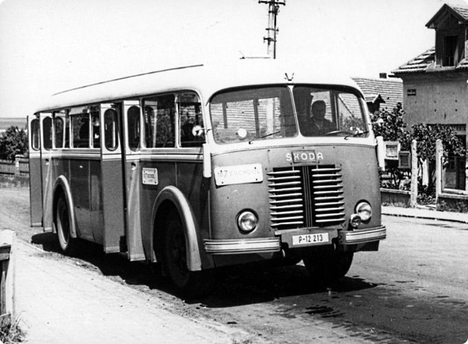 Autobus Škoda 706 RO (zkratka znamená "Rekonstruovaný Omnibus")byl vyráběn v Československu v letech 1947-1958. Autobus vyvinula Škoda AZ (Automobilové závody)Mladá Boleslav.