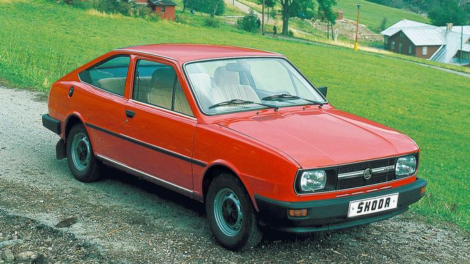 Škoda Garde patřila k nejsportovnějším autům na československém trhu. Ani ona by však nepředjela dnešní malá auta.