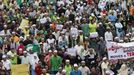 Muslim demonstrators march to the U.S. embassy in protest against an anti-Islam film made in the U.S. and cartoons in a French magazine mocking the Prophet Mohammad, in Kuala Lumpur September 21, 2012. REUTERS/Bazuki Muhammad (MALAYSIA - Tags: CIVIL UNREST RELIGION) Published: Zář. 21, 2012, 8:42 dop.