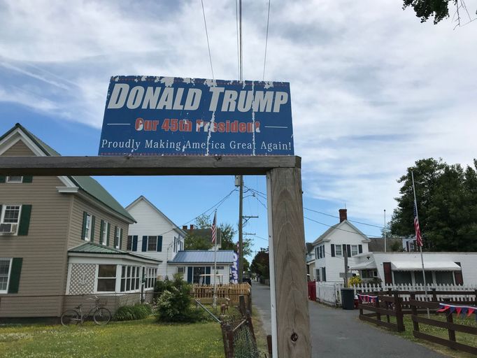 Donald Trump je všude,  kam se na ostrově Tangier podíváš.