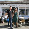 Politici na prázdninách: David Cameron s manželkou