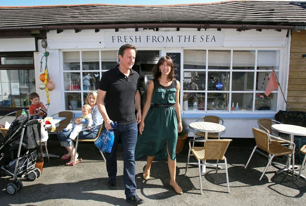 Politici na prázdninách: David Cameron s manželkou