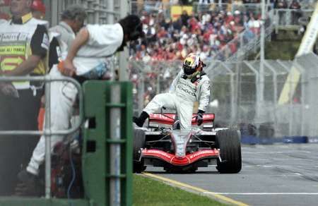 Juan Pablo Montoya opouští svůj monopost