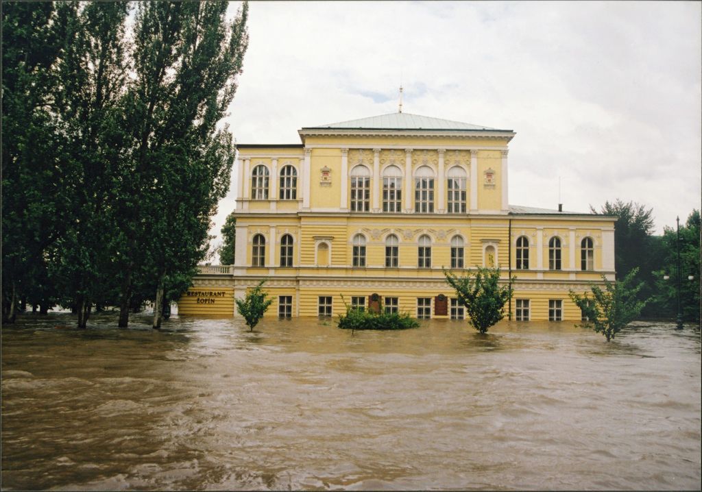 povodeň praha 2002