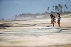 Ropná skvrna se dosud rozlila na nejméně 150 plážích na severovýchodním pobřeží Brazílie.